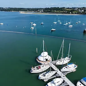 Anthenea Hoteliere Flottante Bateau-hôtel